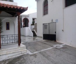 Intrarea din spatele Manastirii Intrarea din spatele Manastirii